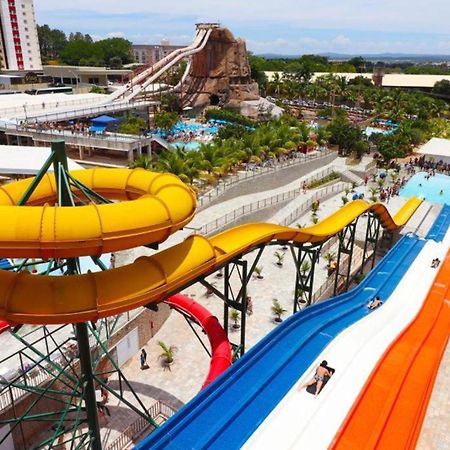 Lacqua Diroma Oficial - Diroma Acqua Park Incluido - Com Roupa De Cama E Banho Caldas Novas Buitenkant foto